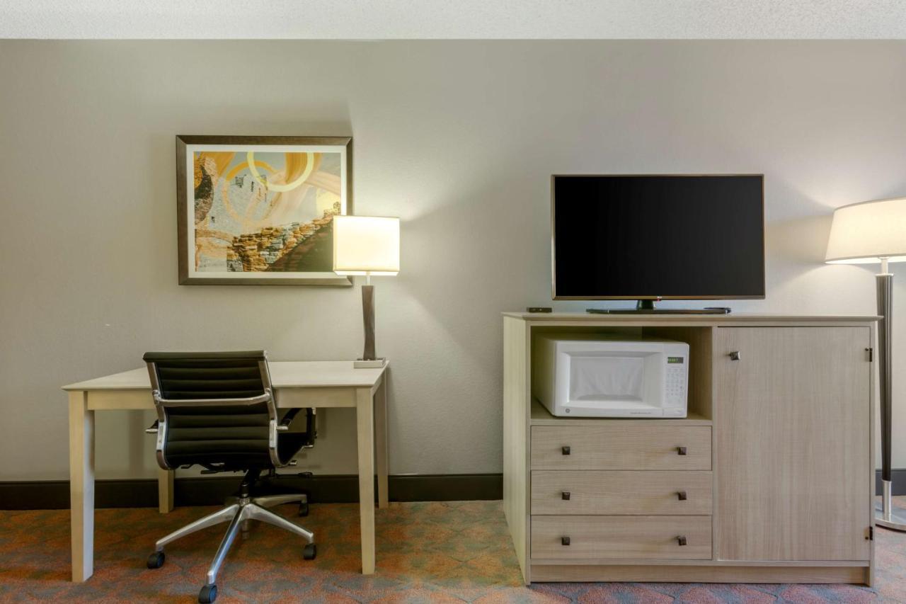 Best Western Pecos Inn Артижа Екстериор снимка