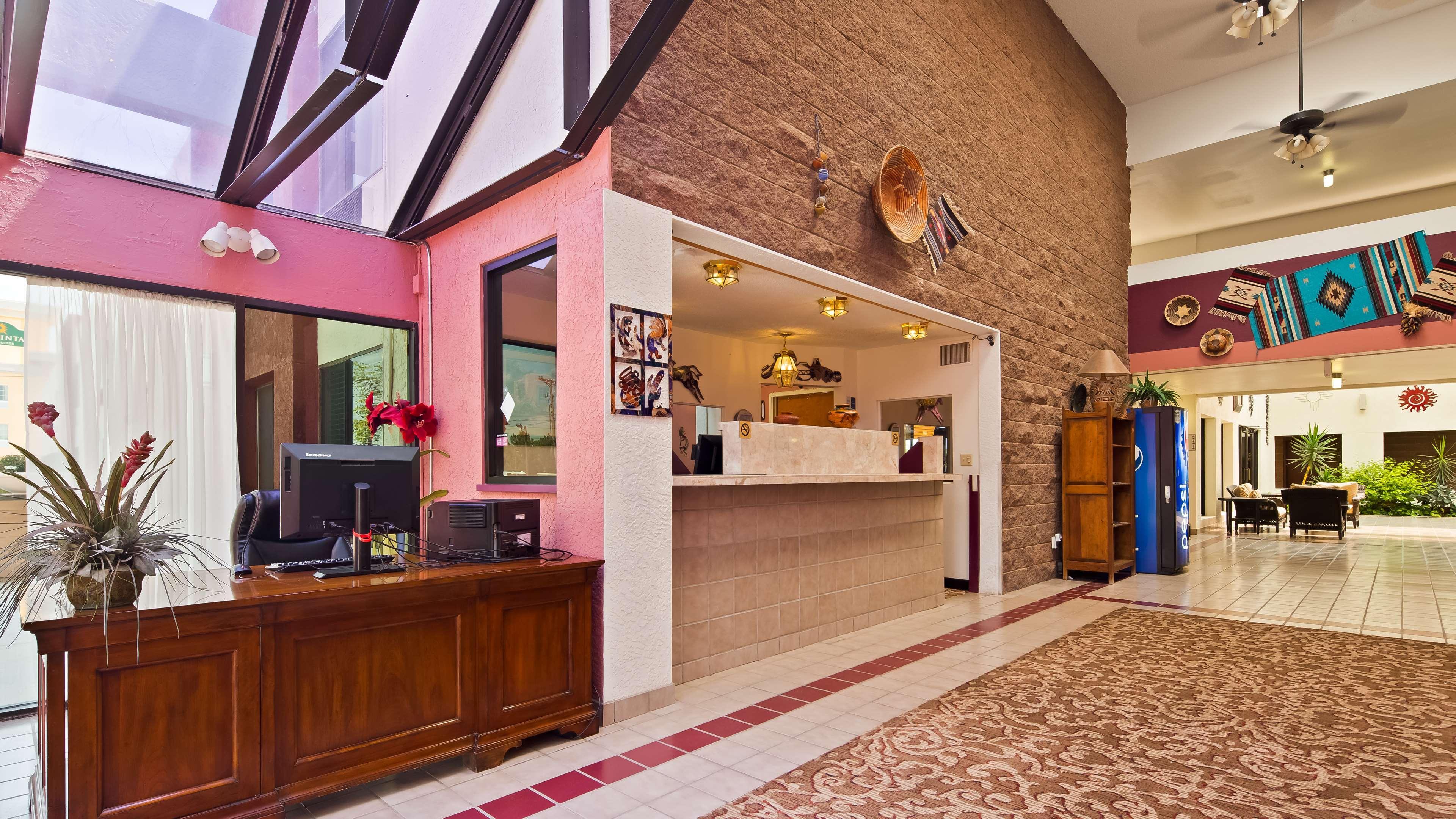 Best Western Pecos Inn Артижа Екстериор снимка